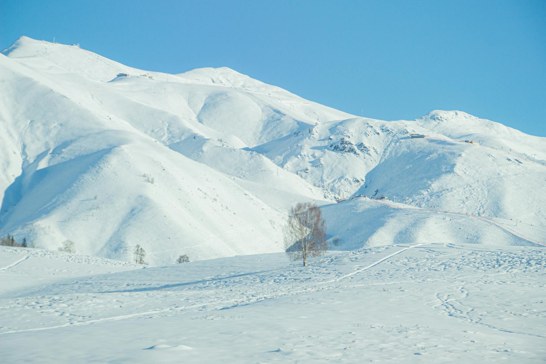 天山南北马背追秋 D5 新疆 · 昭苏县 雪山、湖