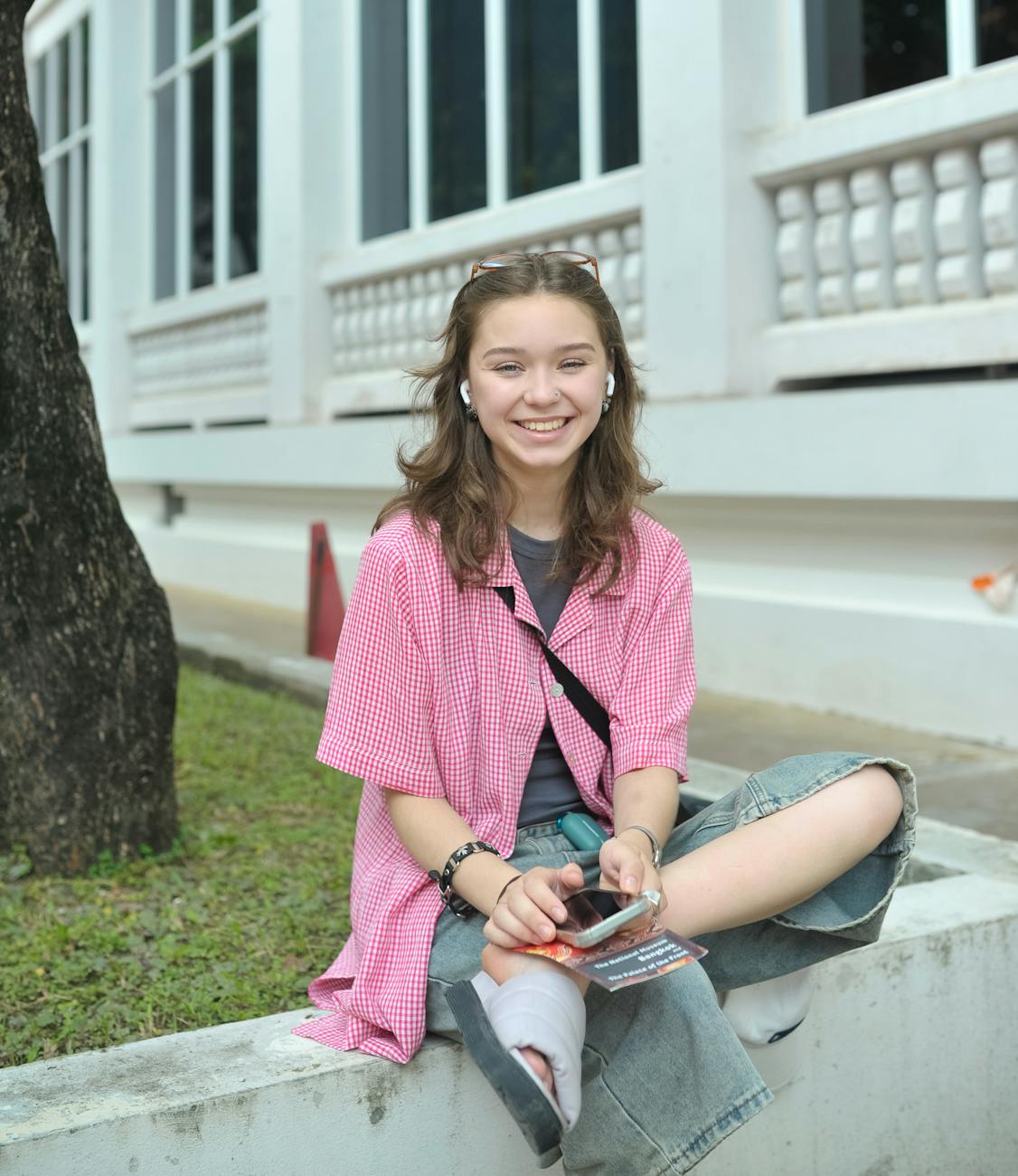 美国西部 · 光影公路与国家公园之旅 sidePortraitImage gen z, 休閒, 坐 的 免费素材图片