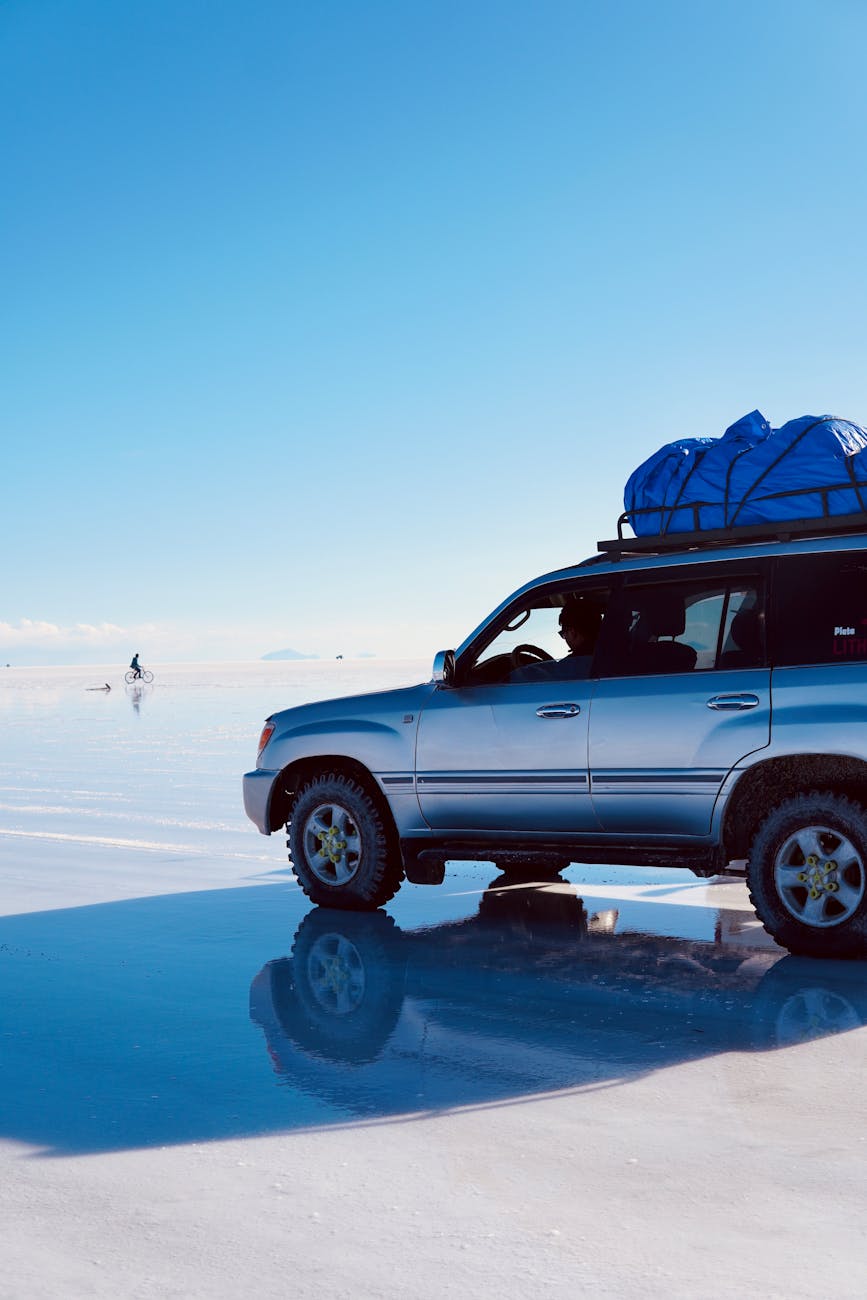 玻利维亚 · 天空之镜七日记 sidePortraitImage 4×4, salar de uyuni, SUV 的 免费素材图片